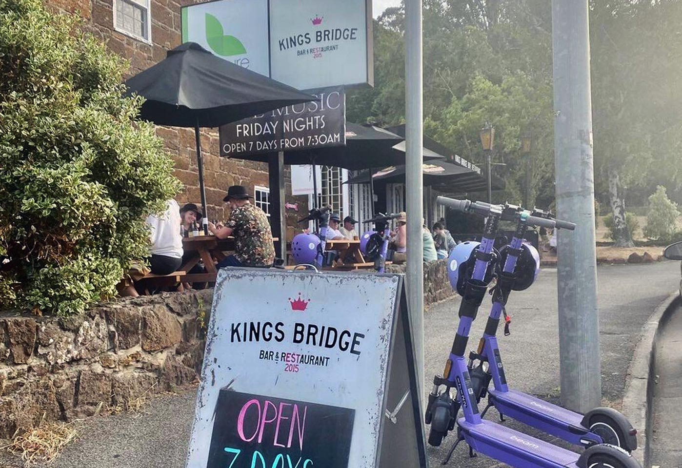 Kings Bridge Bar and Restaurant exterior