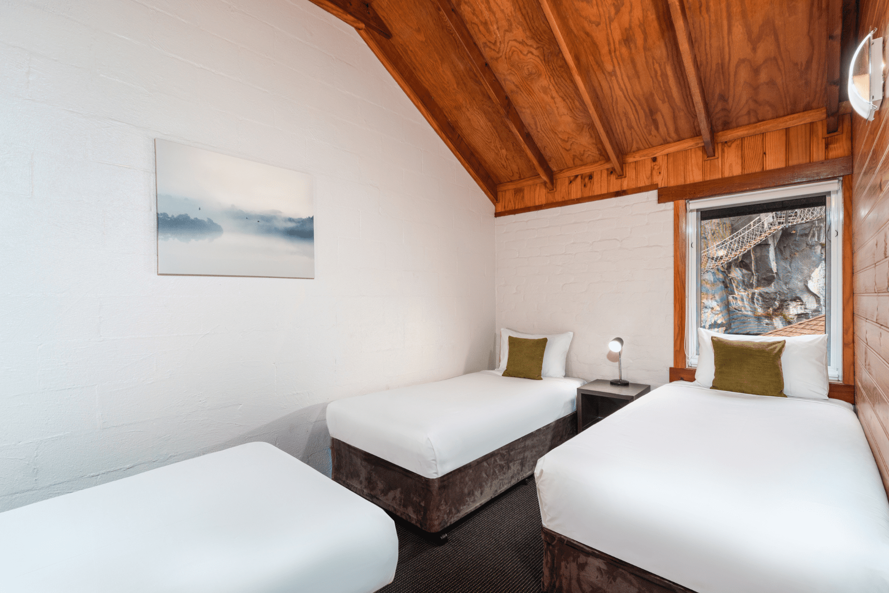 3 Bedroom Guest Room with 3 twin beds