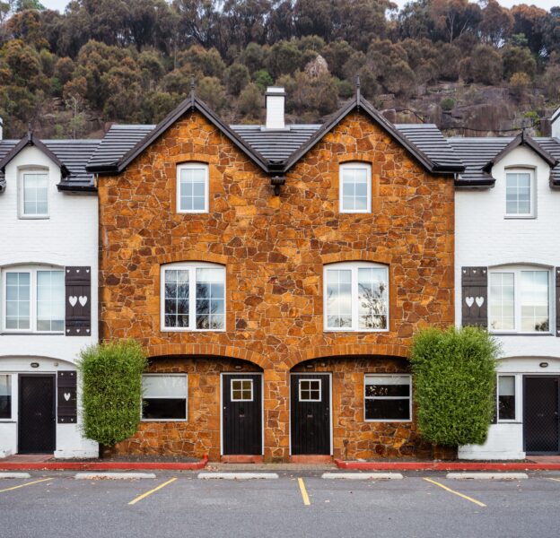 Leisure Inn Penny Royal long stay apartment exterior