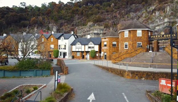 Leisure inn Penny Royal Video