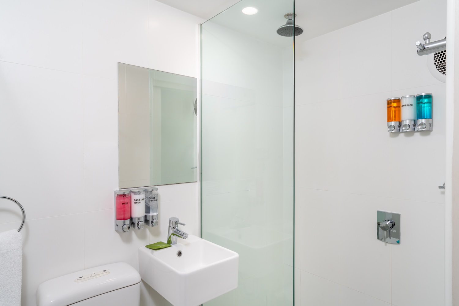 Studio Queen Room at Leisure Inn Penny Royal