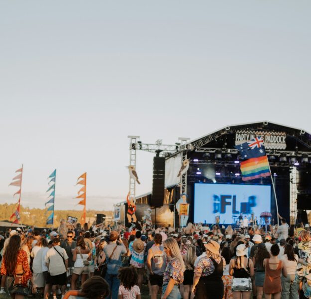 The imgae of outdoor country music festival